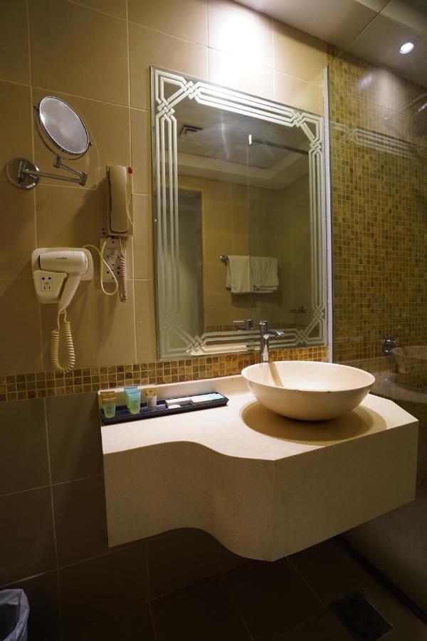 Cube Hotel Dubaj Zewnętrze zdjęcie